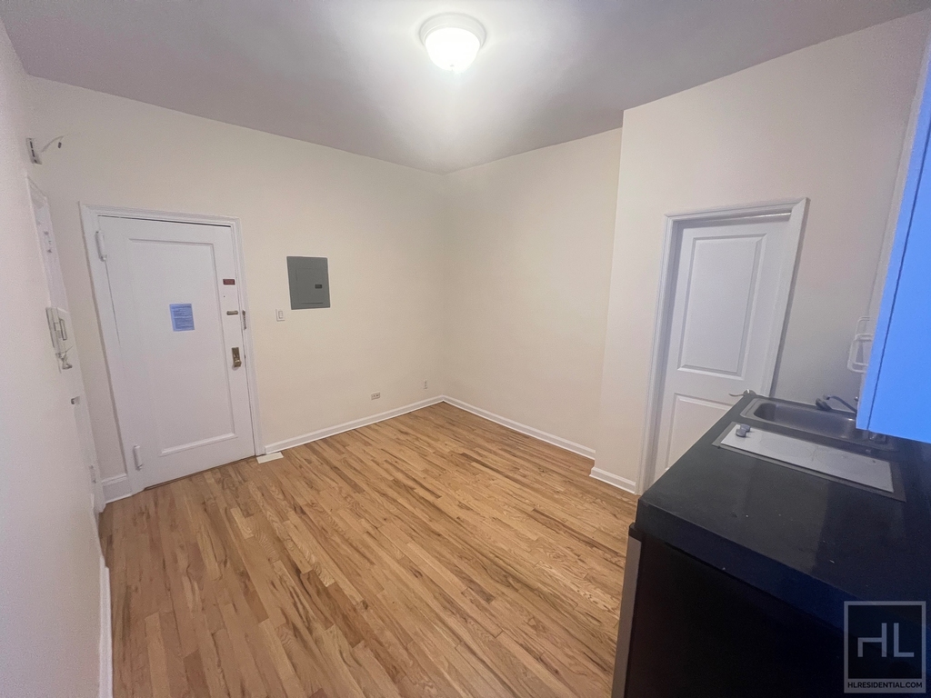 West 72 Street - Photo 2