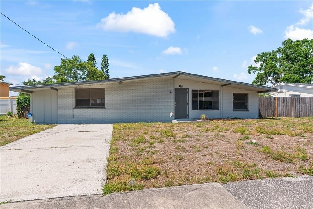 3711 W Leila Avenue - Photo 0