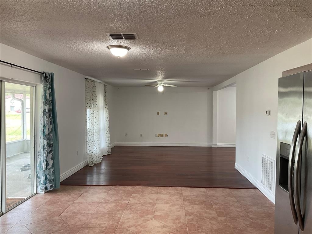 10318 Laxton Street - Photo 23