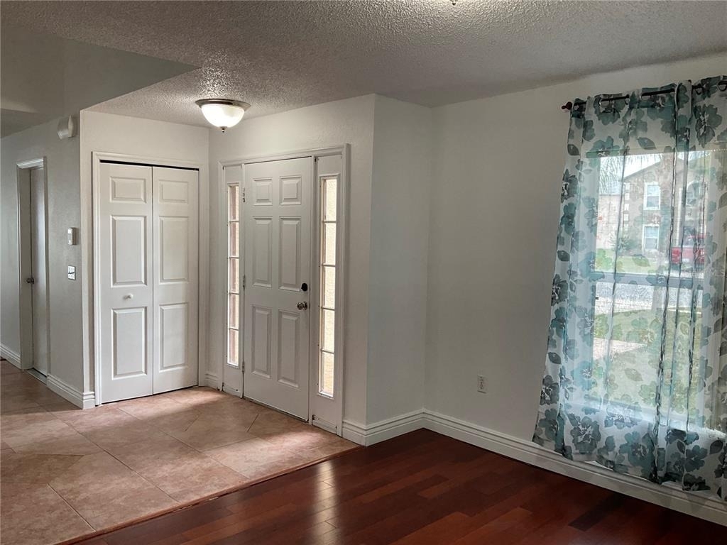 10318 Laxton Street - Photo 4