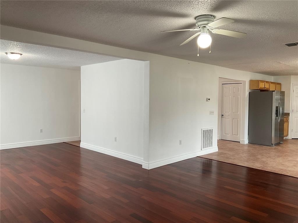 10318 Laxton Street - Photo 7