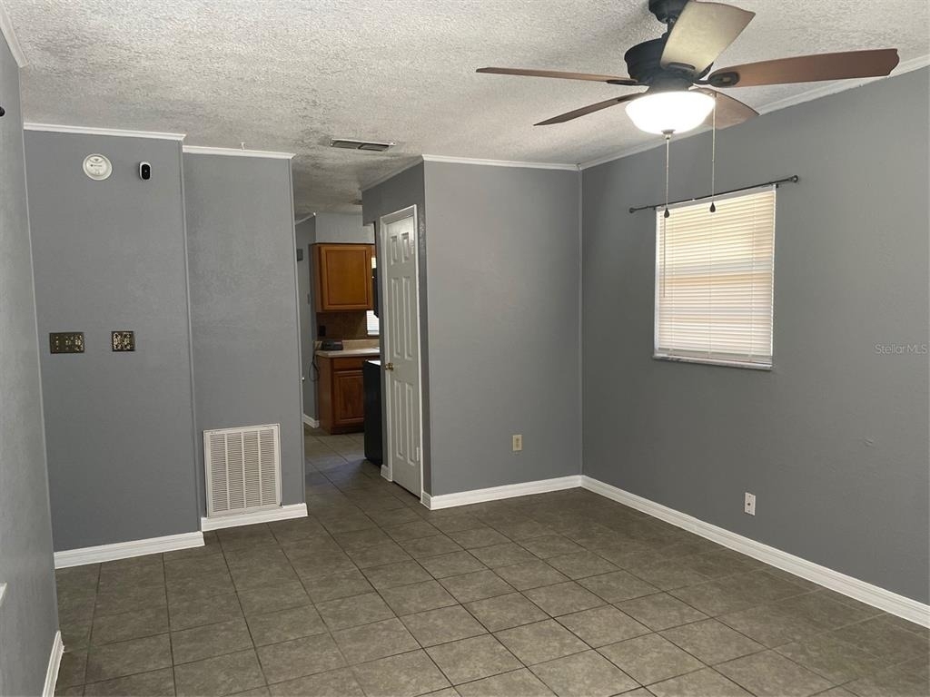 1935 W 14th Street - Photo 3