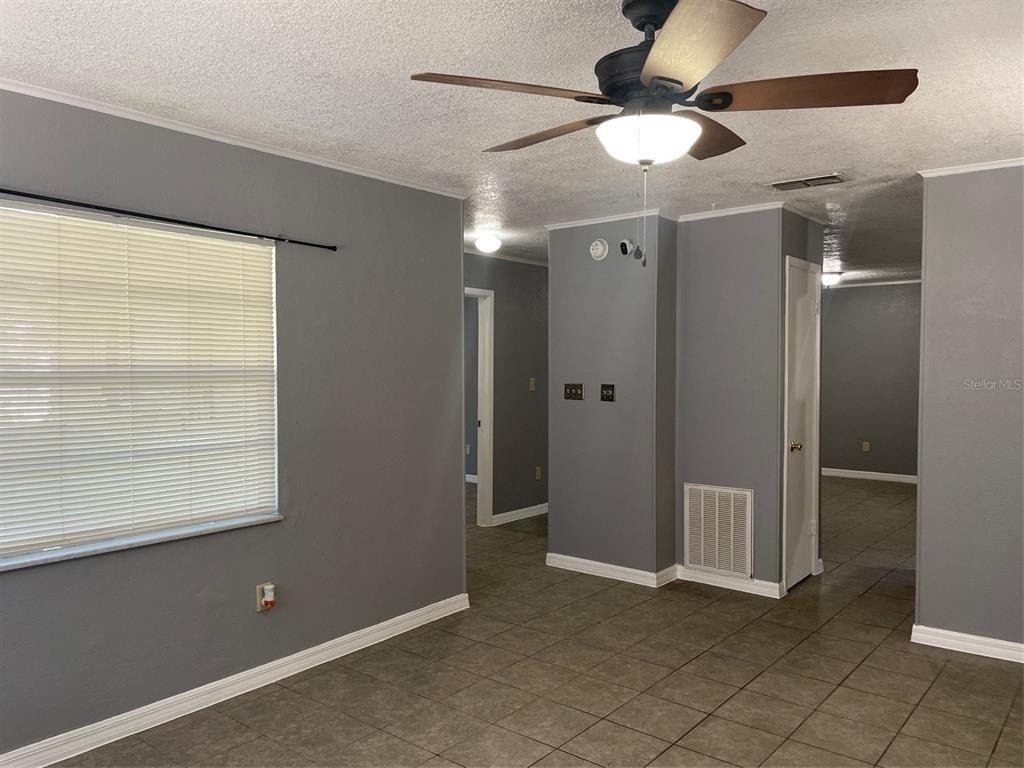 1935 W 14th Street - Photo 4