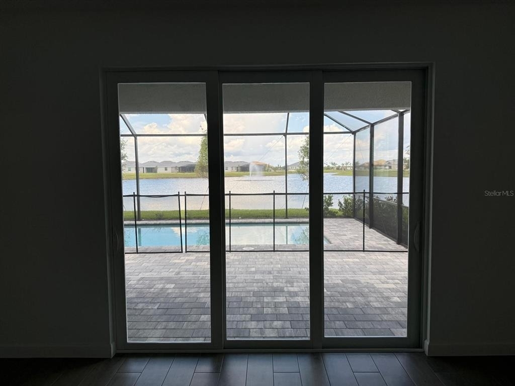 7913 Lakes Edge Lane - Photo 2