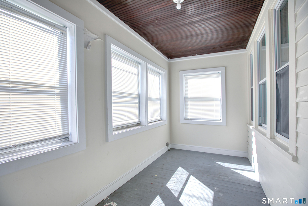 44-46 Glendale Avenue - Photo 1