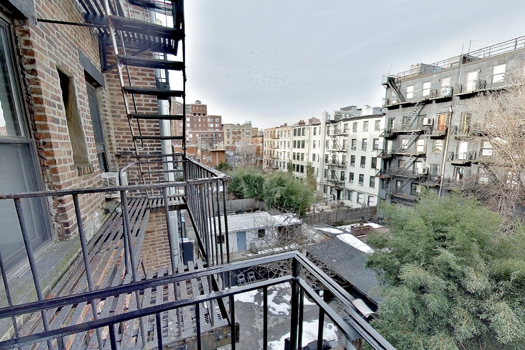 521 East 5th Street  - Photo 4