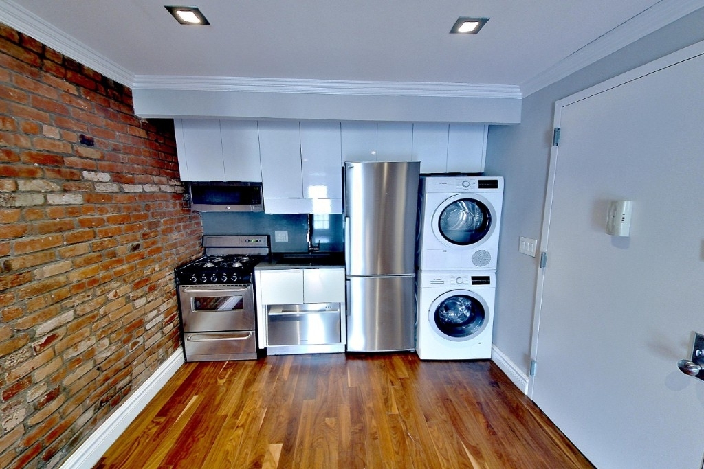 521 East 5th Street  - Photo 1