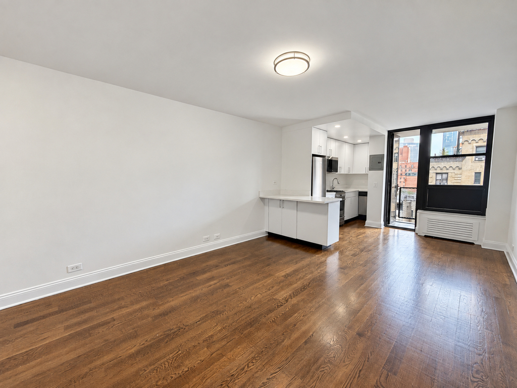East 35th Street - Photo 0