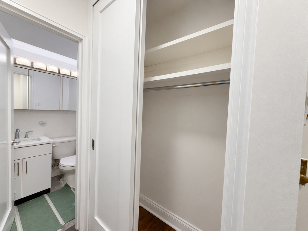 East 35th Street - Photo 6
