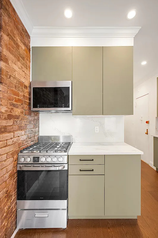 Sullivan St - Photo 4
