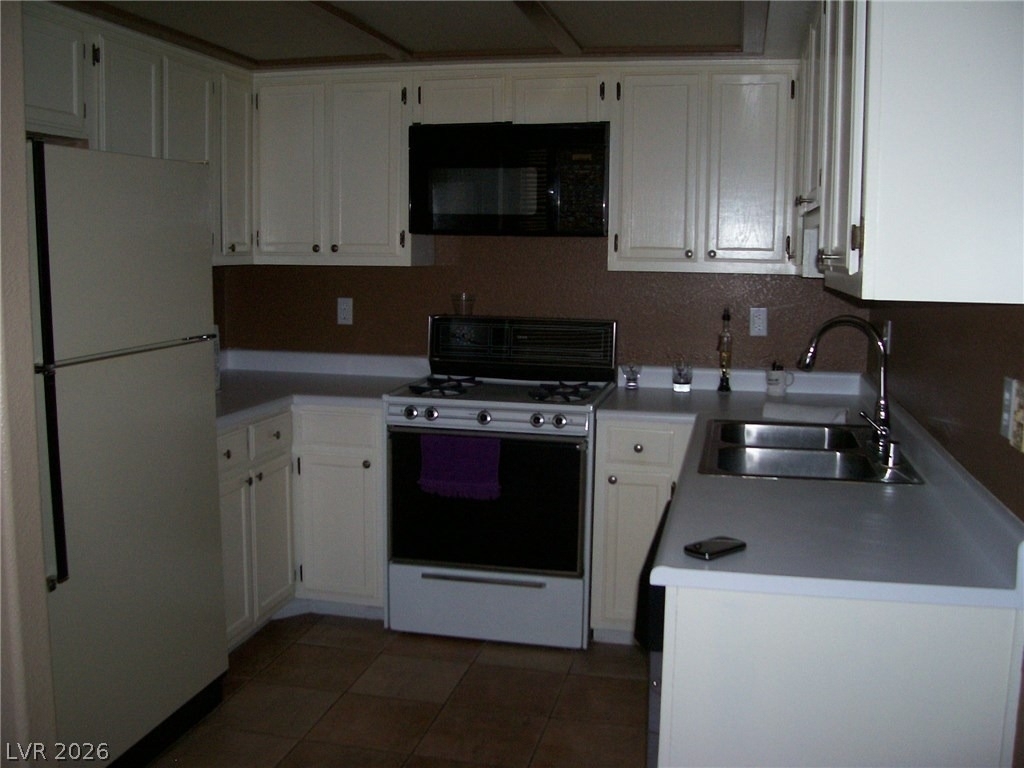 2204 Silver Pine Drive - Photo 3