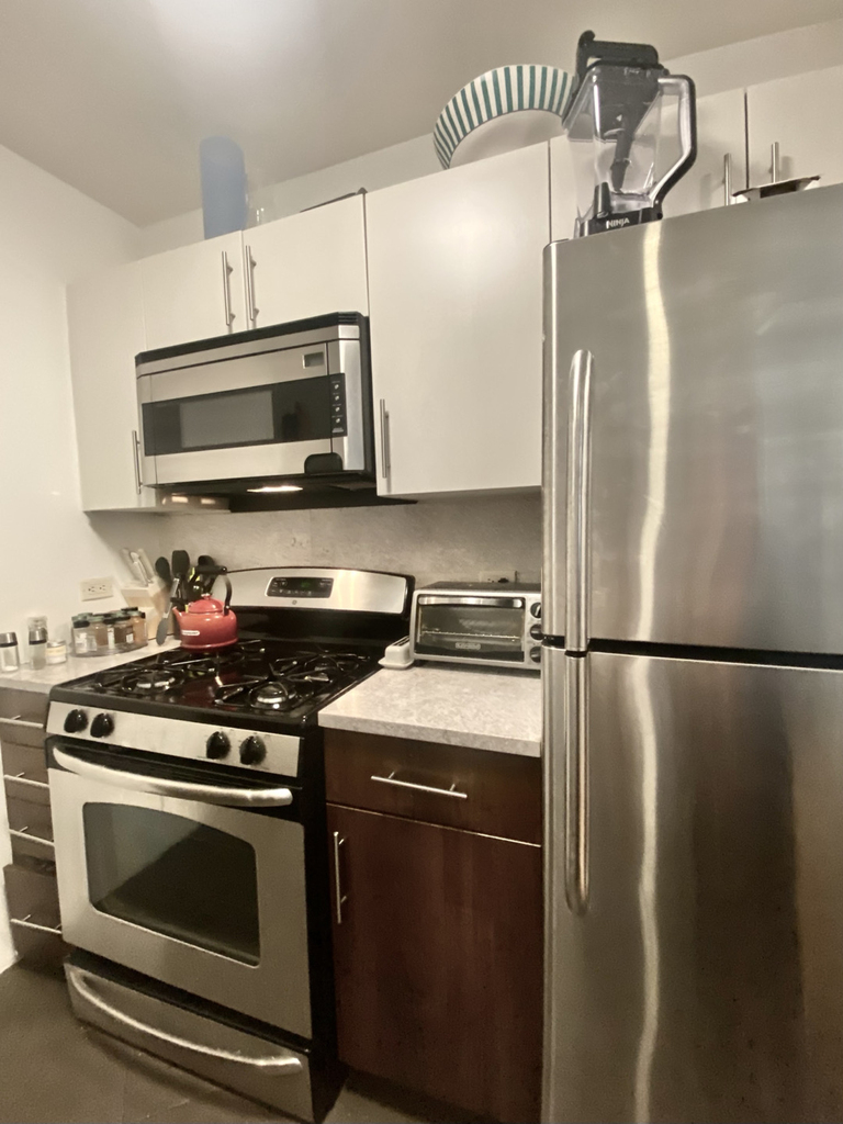 West 19th Street - Photo 3