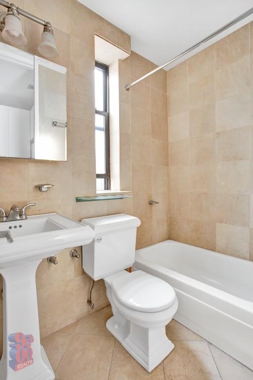 416 East 13th Street - Photo 3