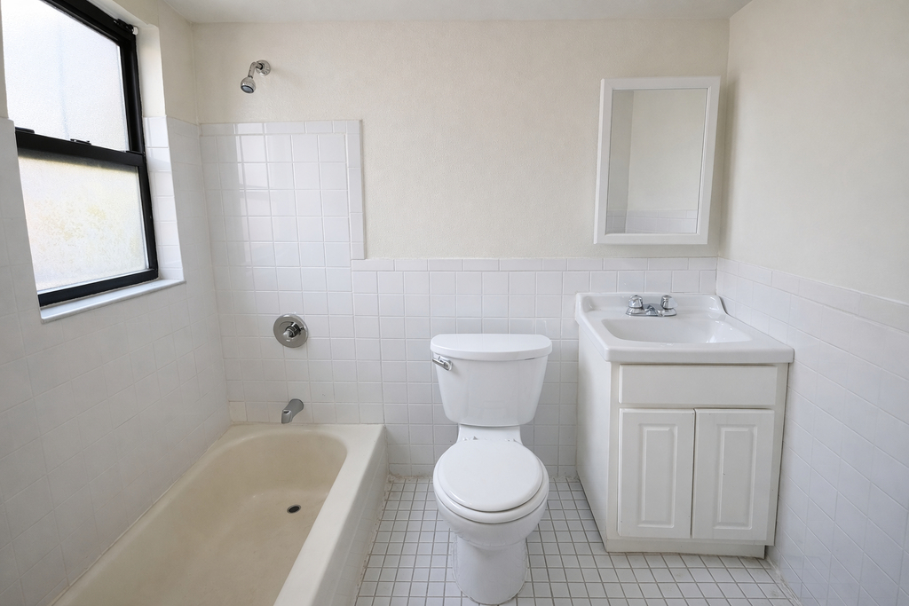 323A East 89th Street - Photo 7