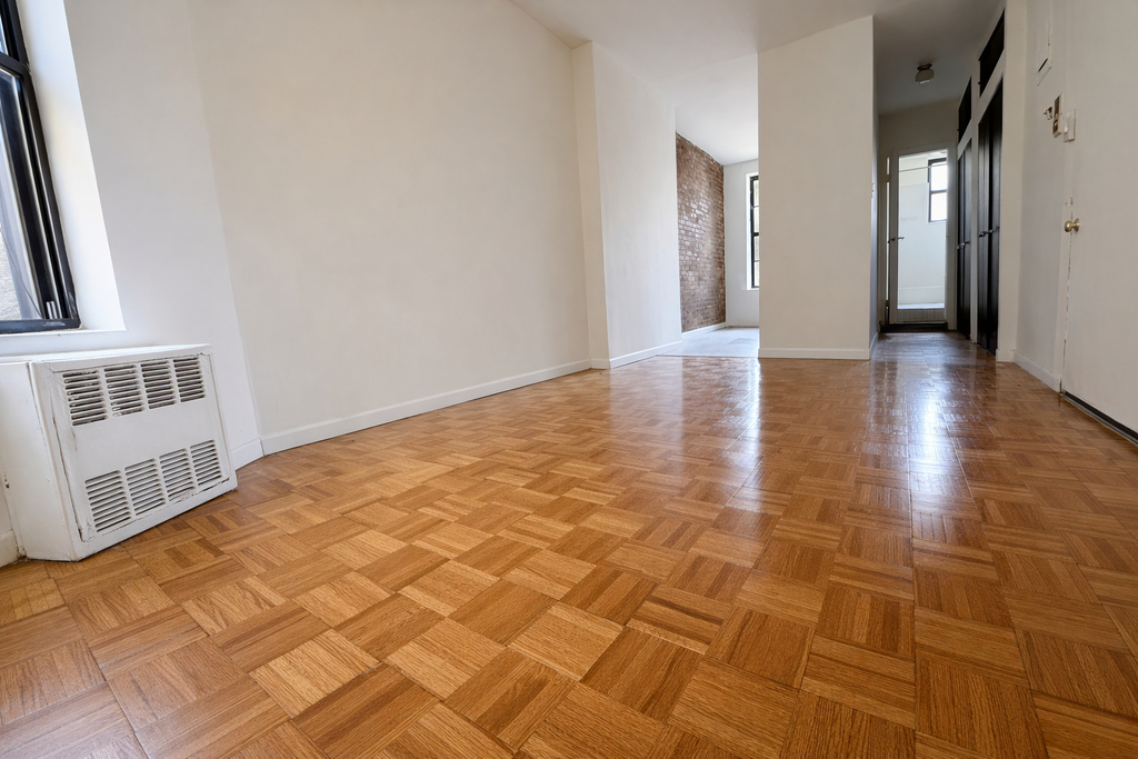 323A East 89th Street - Photo 4