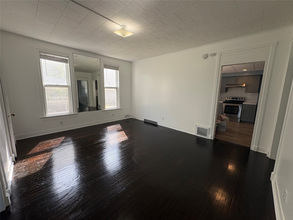 86 Conklin Ave - Photo 9