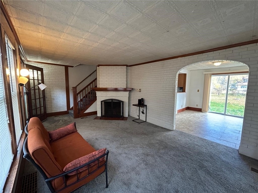 125 Windsor Road - Photo 4