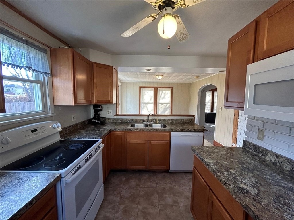 125 Windsor Road - Photo 15