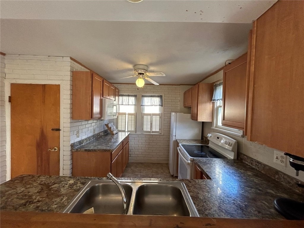 125 Windsor Road - Photo 16