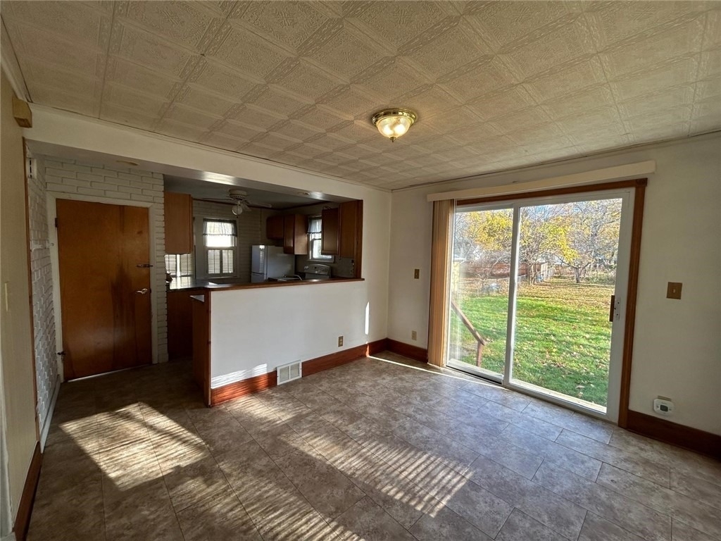 125 Windsor Road - Photo 17