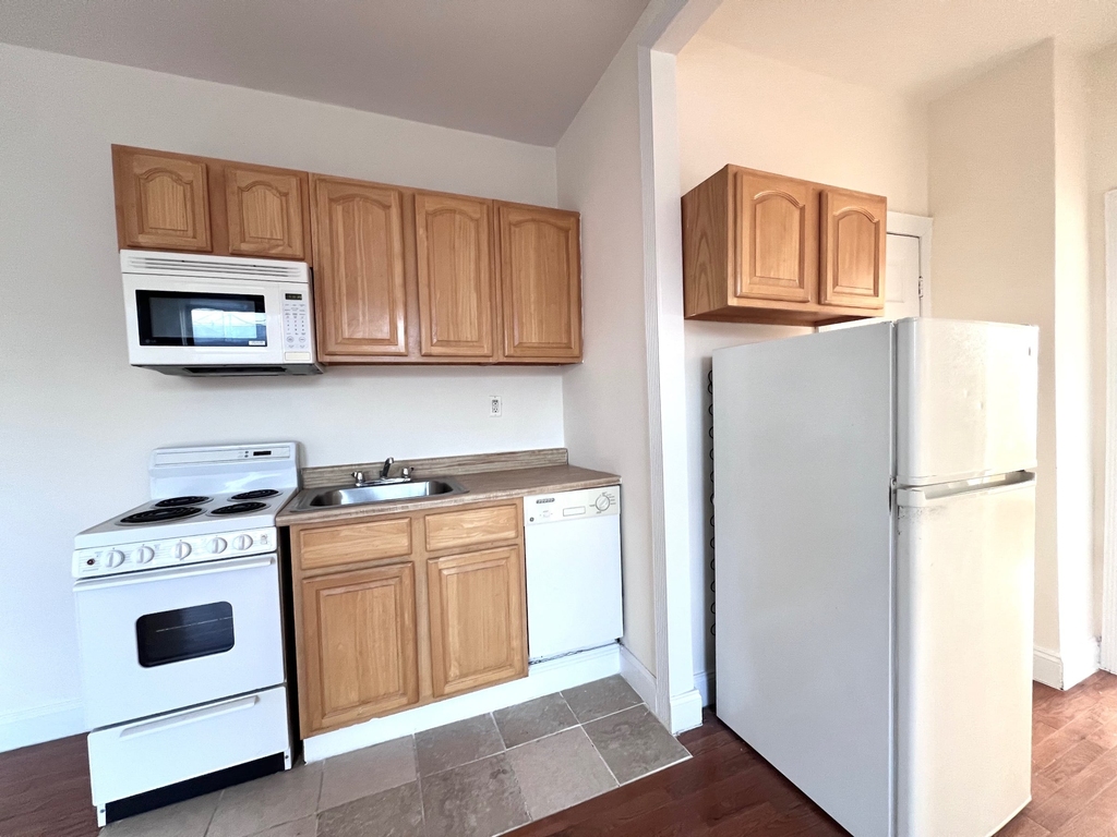 101 Audubon Avenue - Photo 1