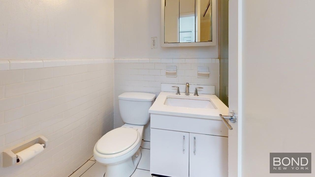 East 35th Street - Photo 5