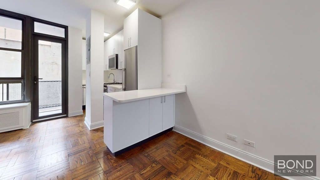 East 35th Street - Photo 3