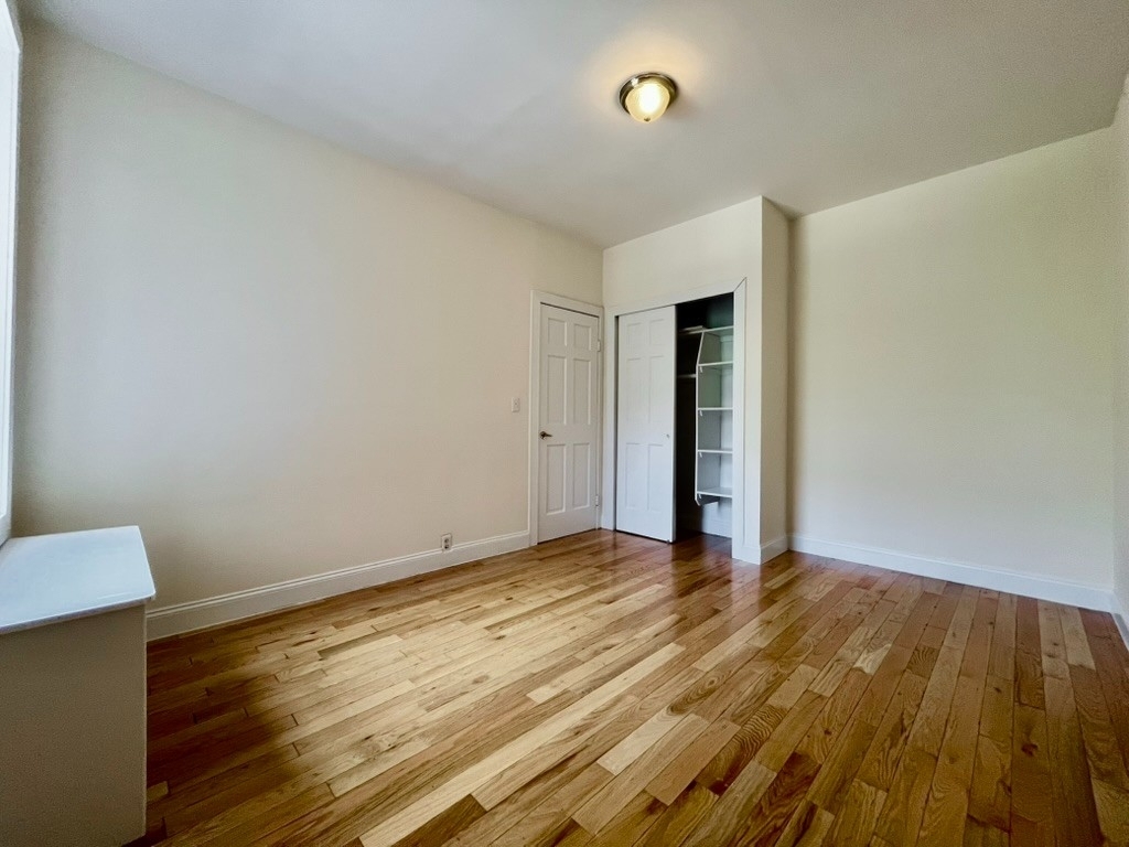 585 West 204th Street - Photo 6
