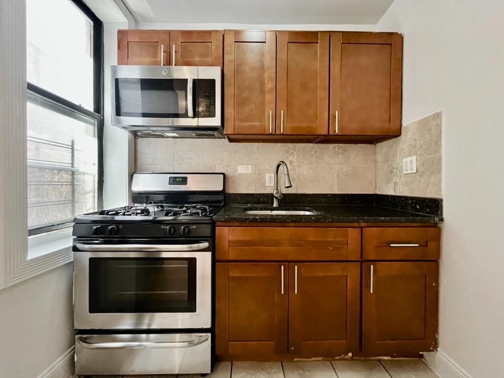 585 West 204th Street - Photo 3