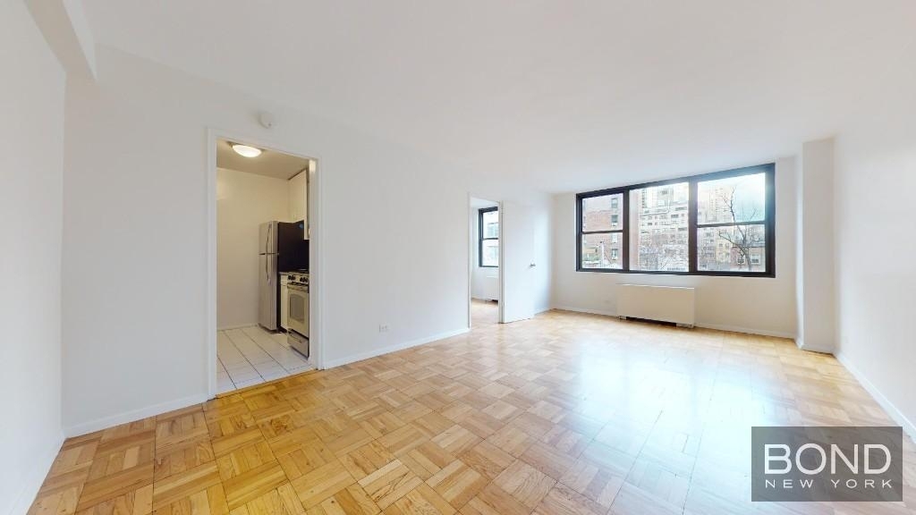 East 49th Street - Photo 0