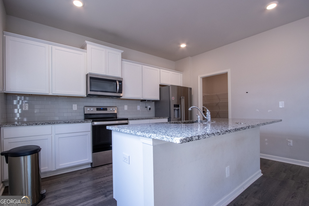 325 Park West Boulevard - Photo 9