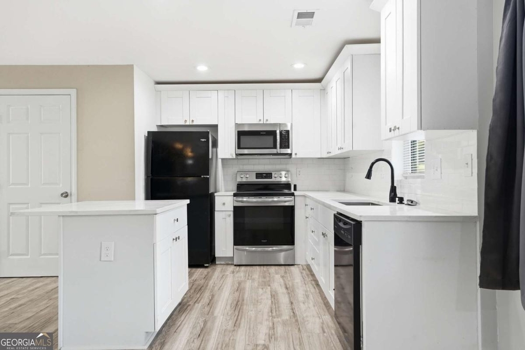 1735 Carter Circle - Photo 4