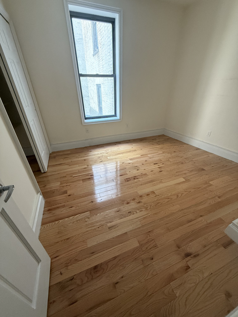 Fort Washington Avenue and W170th - Photo 8