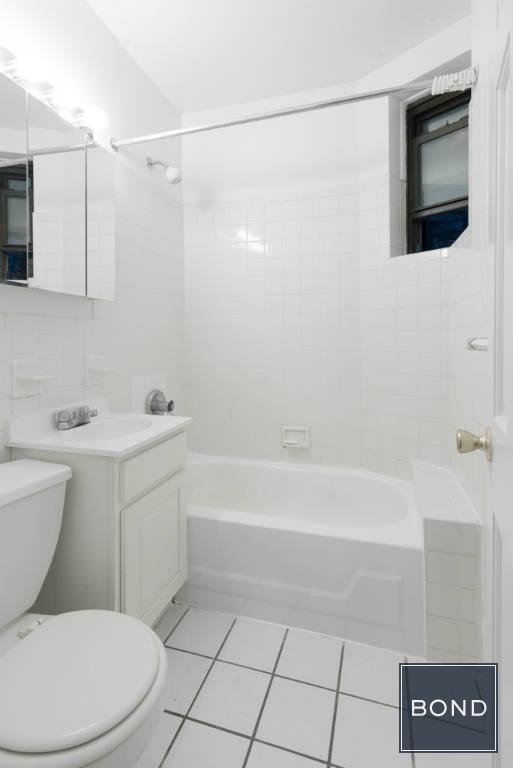 318 East 89th Street Apartment 3E - Photo 4