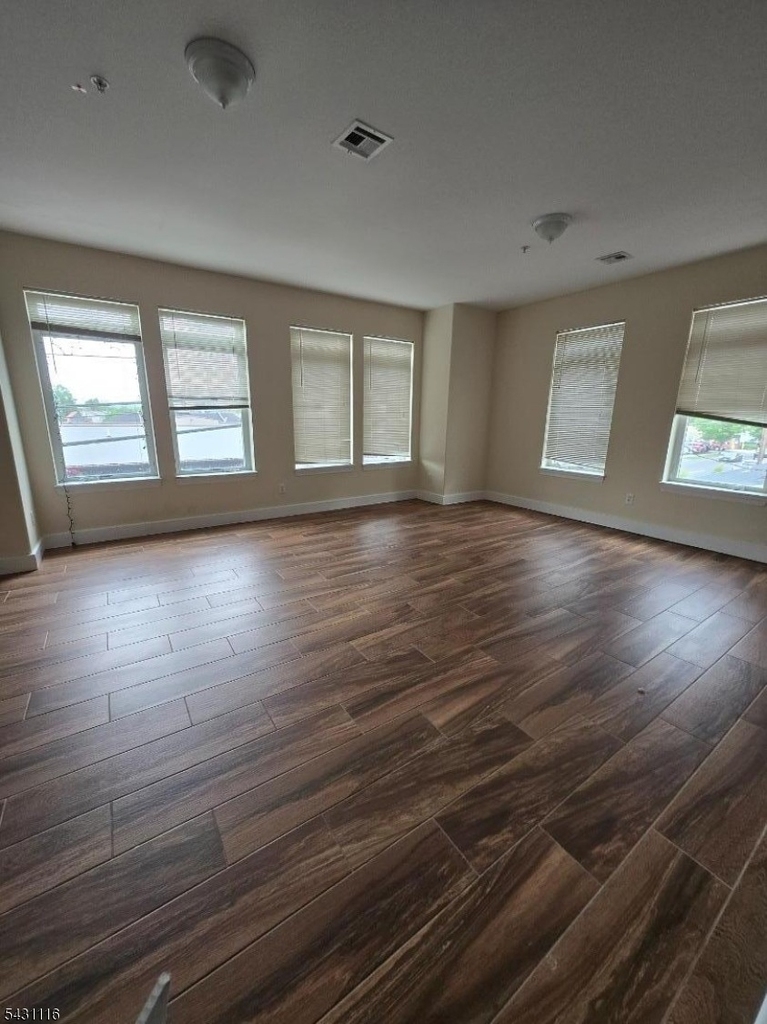 1225 Stuyvesant Ave - Photo 0