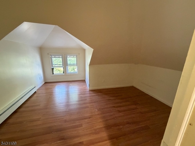 325 Stebbins Pl - Photo 4