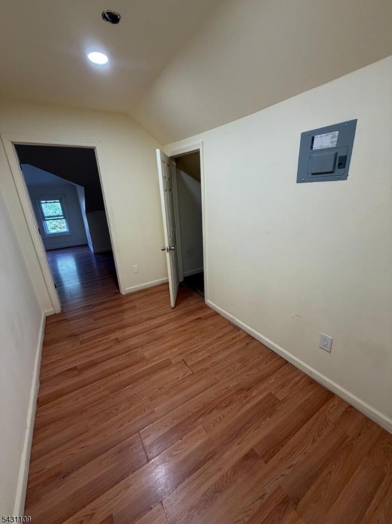 325 Stebbins Pl - Photo 5