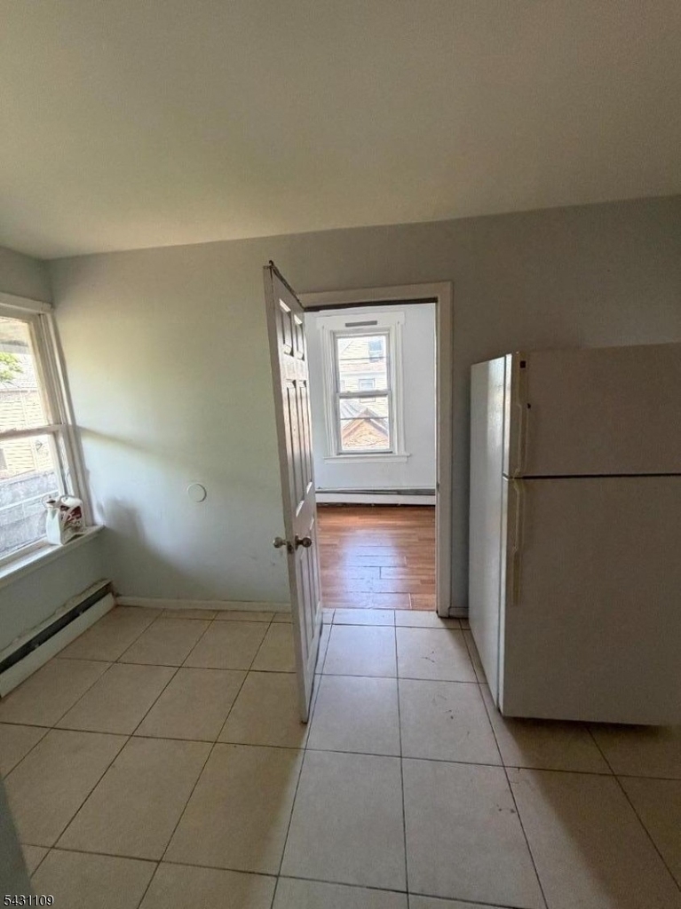 325 Stebbins Pl - Photo 3
