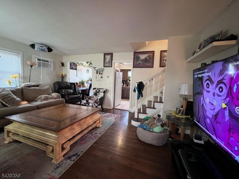 301 W Elm St - Photo 5