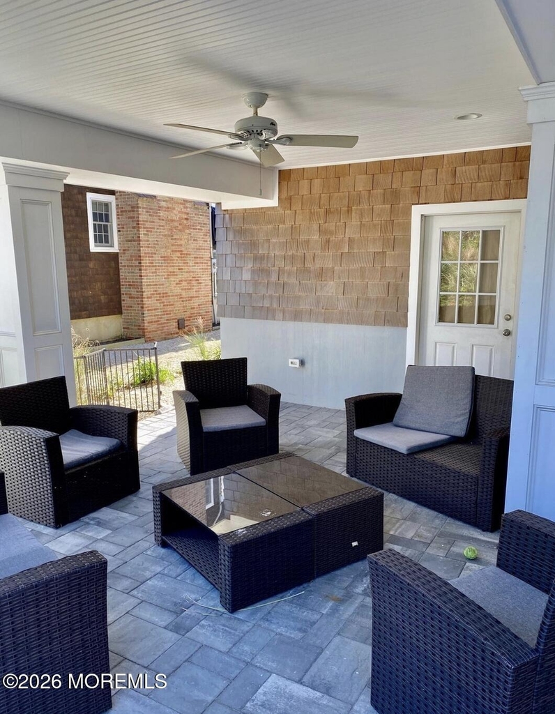 74 Goetze Street - Photo 2
