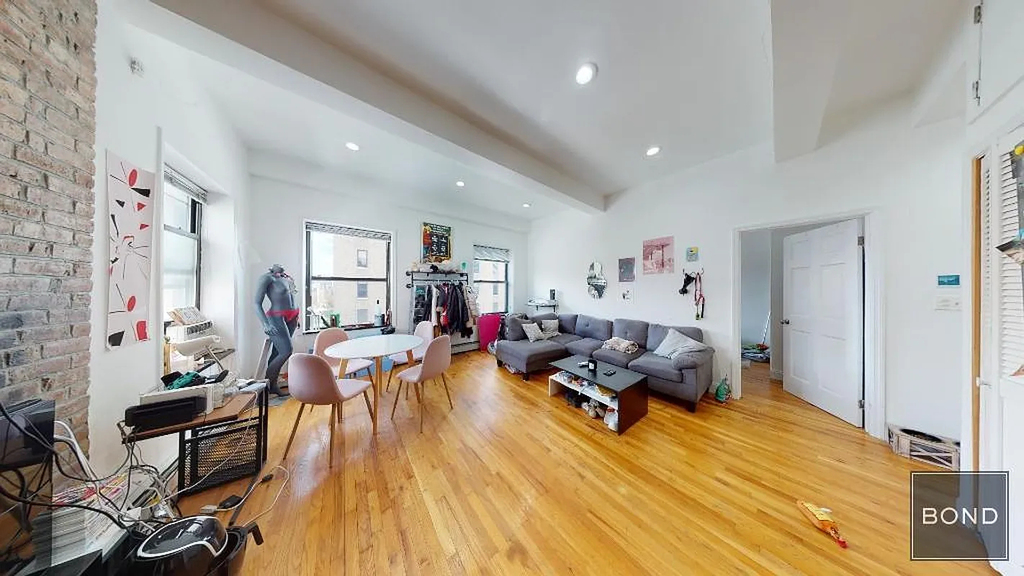 2nd Avenue - Photo 1