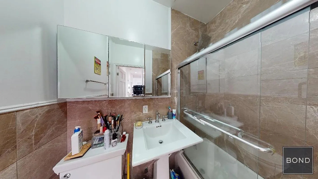 2nd Avenue - Photo 5