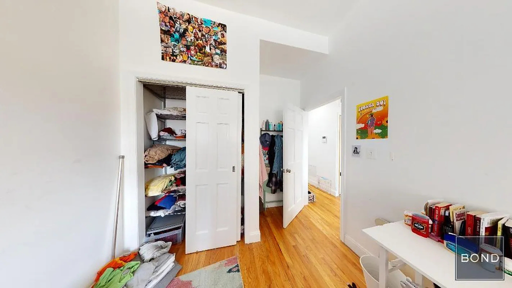 2nd Avenue - Photo 4