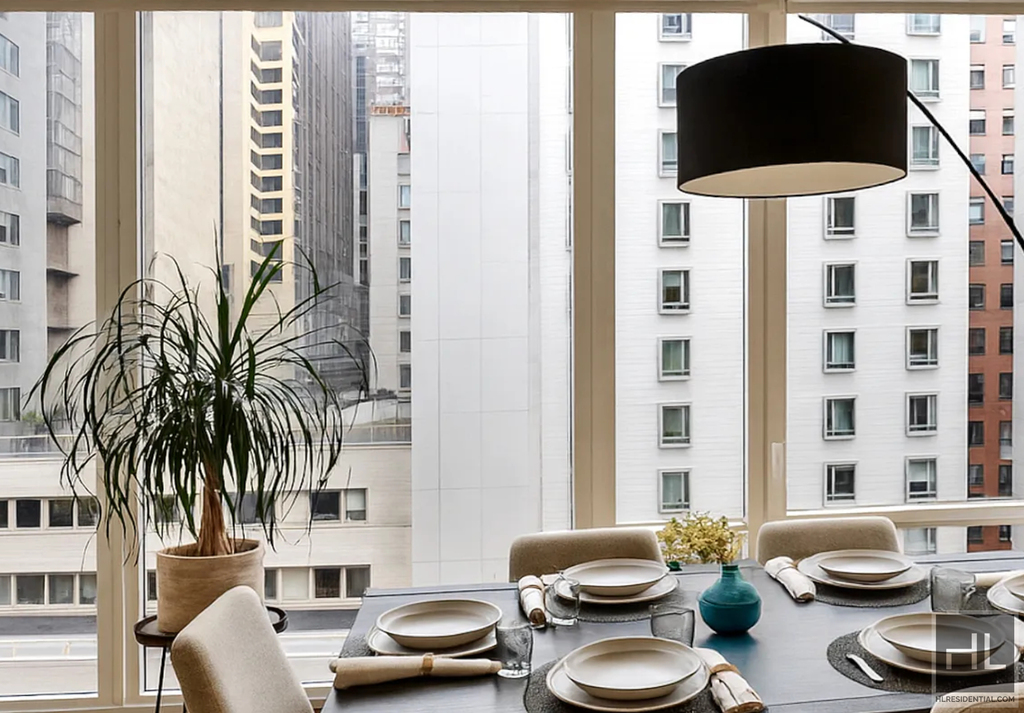 East 44th Street - Photo 2