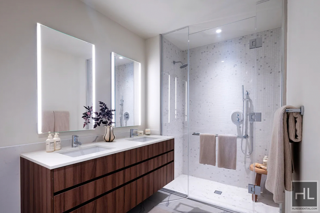 East 50 Street - Photo 7