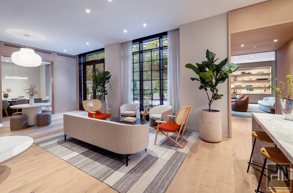 East 50 Street - Photo 9