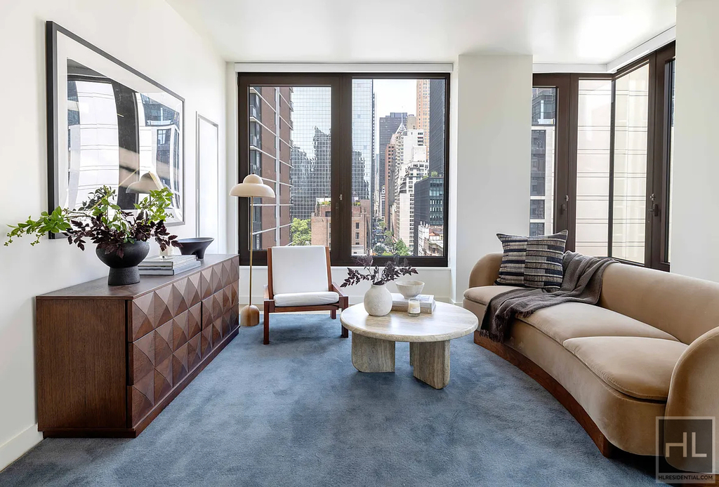 East 50 Street - Photo 5