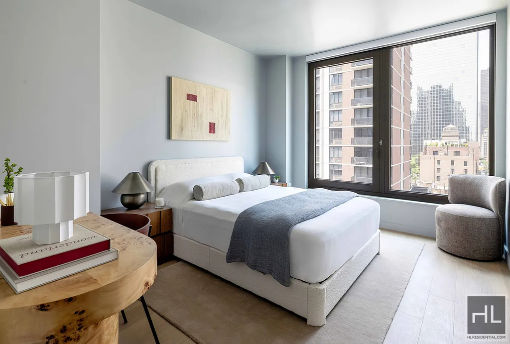 East 50 Street - Photo 1