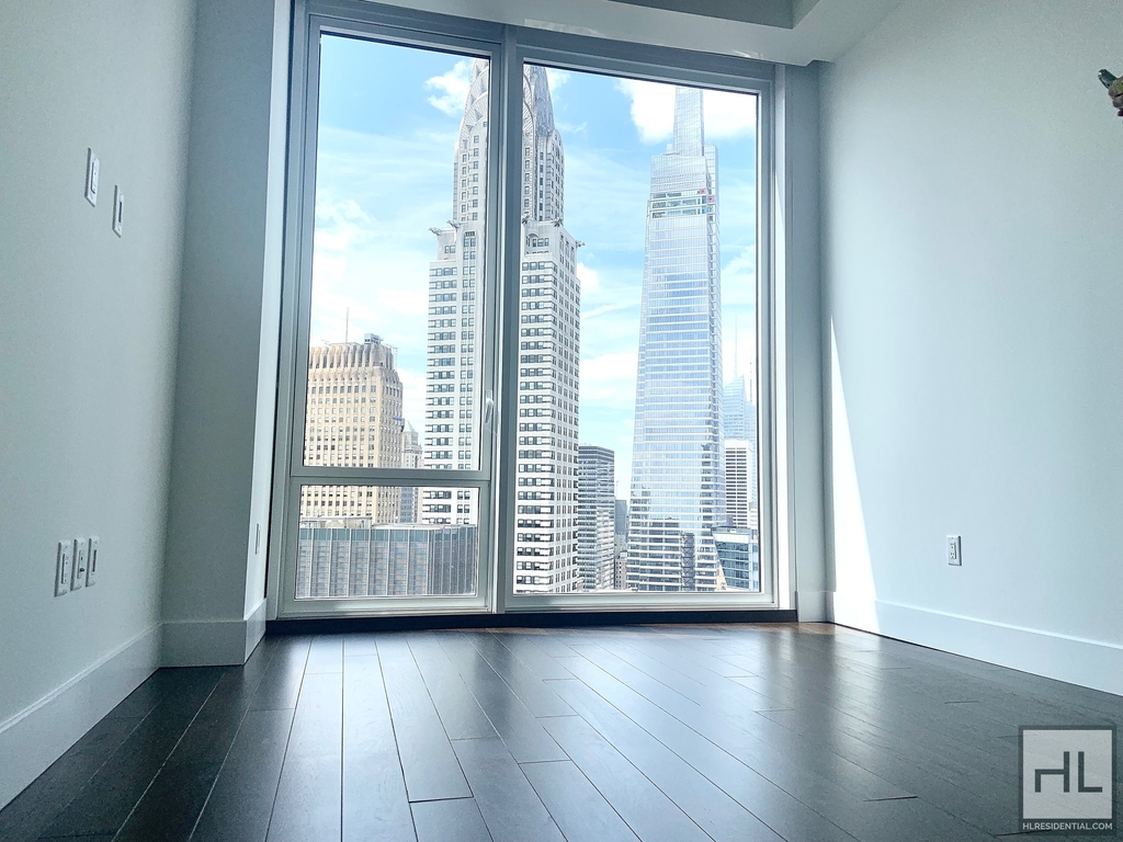 East 44th Street - Photo 2