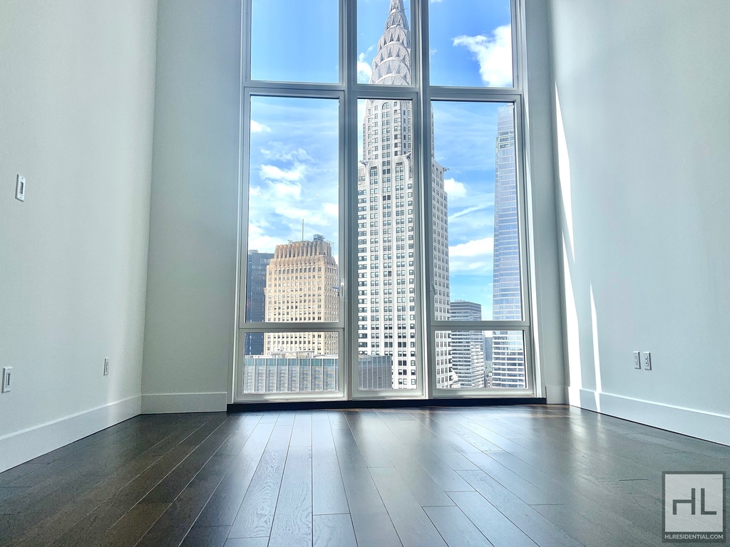 East 44th Street - Photo 0